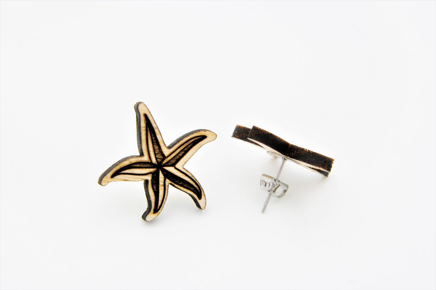 Boucles d'oreilles ETOILE DE MER en bois (frêne)