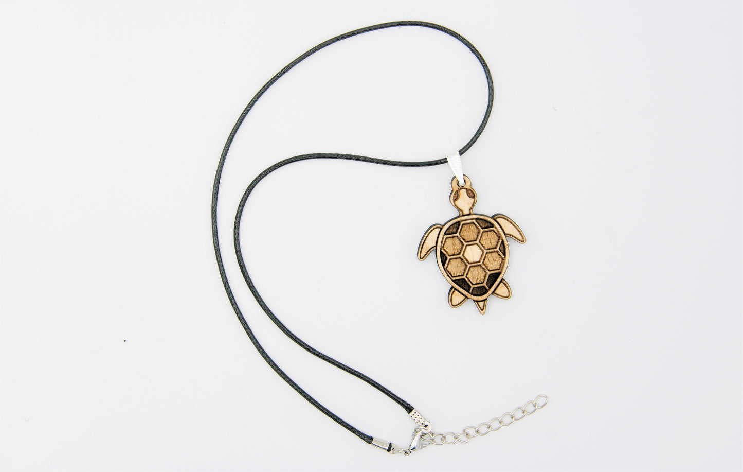 Pendentif TORTUE MARINE en bois (frêne)