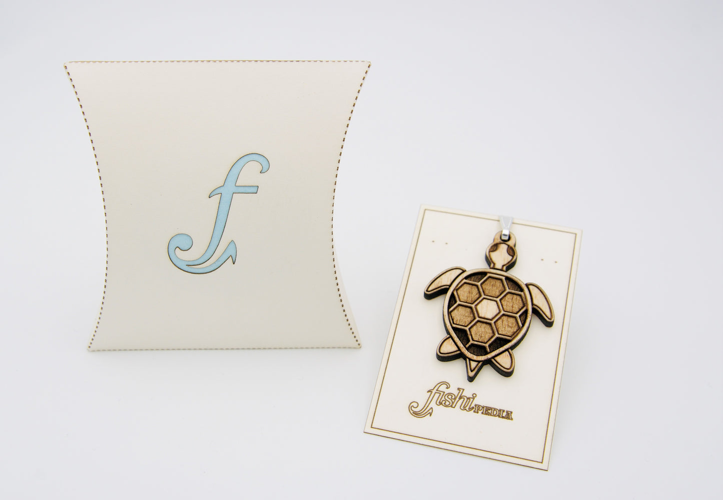 Pendentif TORTUE MARINE en bois (frêne)