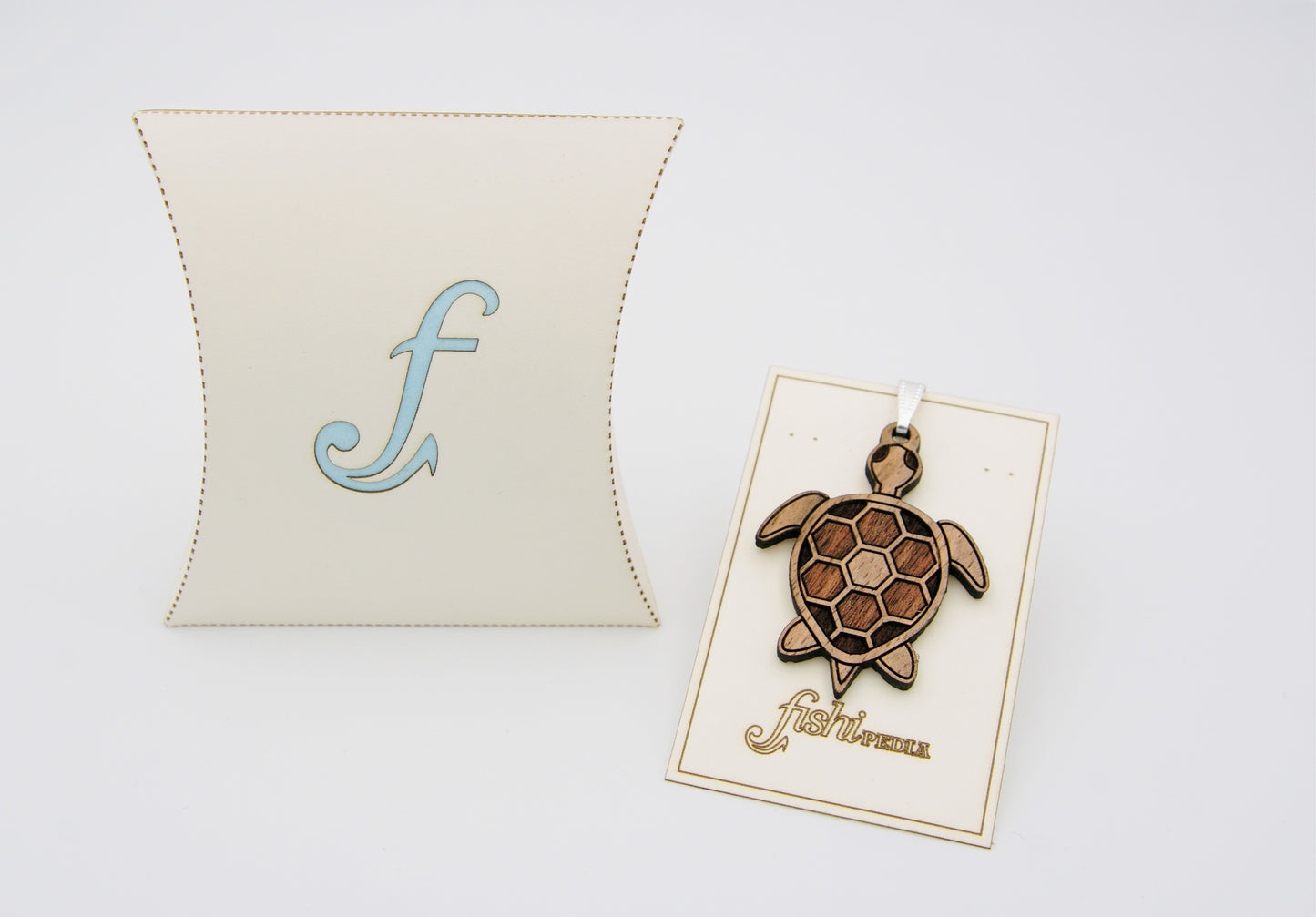 Pendentif TORTUE MARINE en bois (noyer)